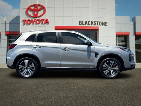 Used 2021 Mitsubishi Outlander Sport SE AWD/4WD image 2
