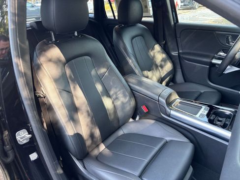 Used 2025 Mercedes-Benz GLA 250 4MATIC image 37