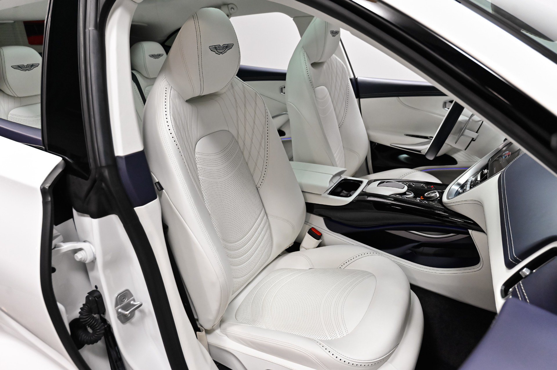 Used 2023 Aston Martin DBX 707 AWD/4WD image 40