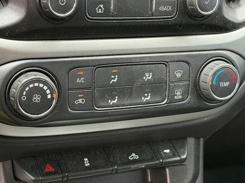 Used 2022 Chevrolet Colorado LT w/ LT Convenience Package RWD image 21