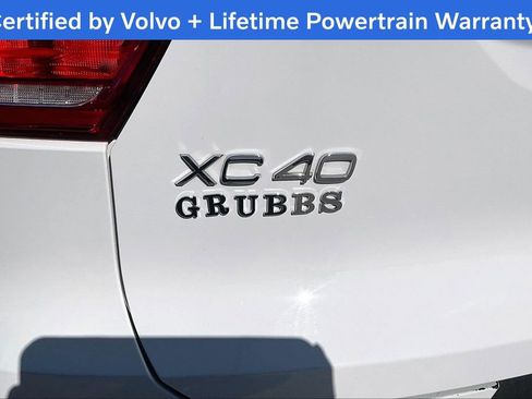 Used 2020 Volvo XC40 T5 Momentum w/ Protection Package Premier image 42