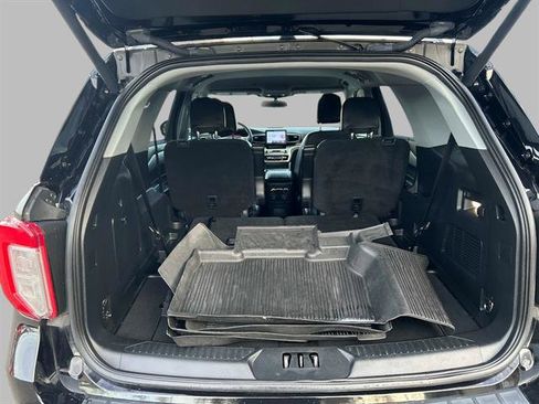 Used 2023 Ford Explorer XLT w/ Equipment Group 202A image 13