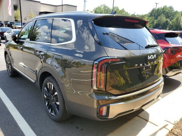 Certified 2025 Kia Telluride SX w/ SX Captain's Chair Package FWD image 6