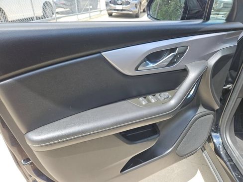 Used 2025 Chevrolet Blazer LT FWD image 11
