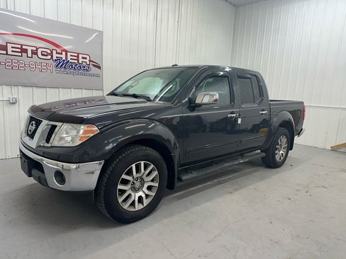 Used 2013 Nissan Frontier SL image 3