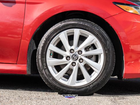 Used 2023 Toyota Camry LE image 9