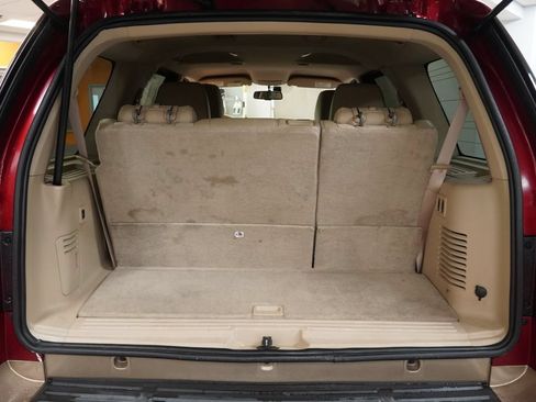 Used 2014 Ford Expedition XLT w/ Equipment Group 202A AWD/4WD image 11
