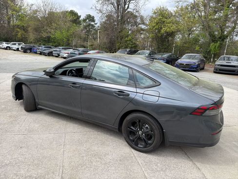 Certified 2025 Honda Accord SE image 7