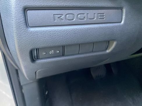 Used 2023 Nissan Rogue S FWD image 15