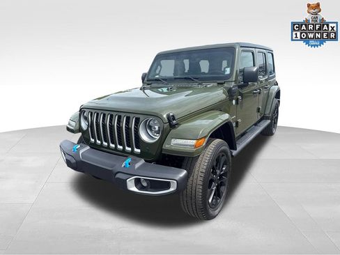 Used 2023 Jeep Wrangler Unlimited Sahara w/ Cold Weather Group AWD/4WD image 8