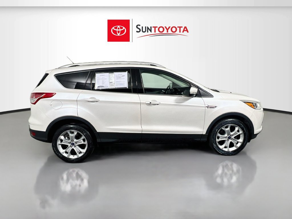 Used 2016 Ford Escape Titanium FWD image 2