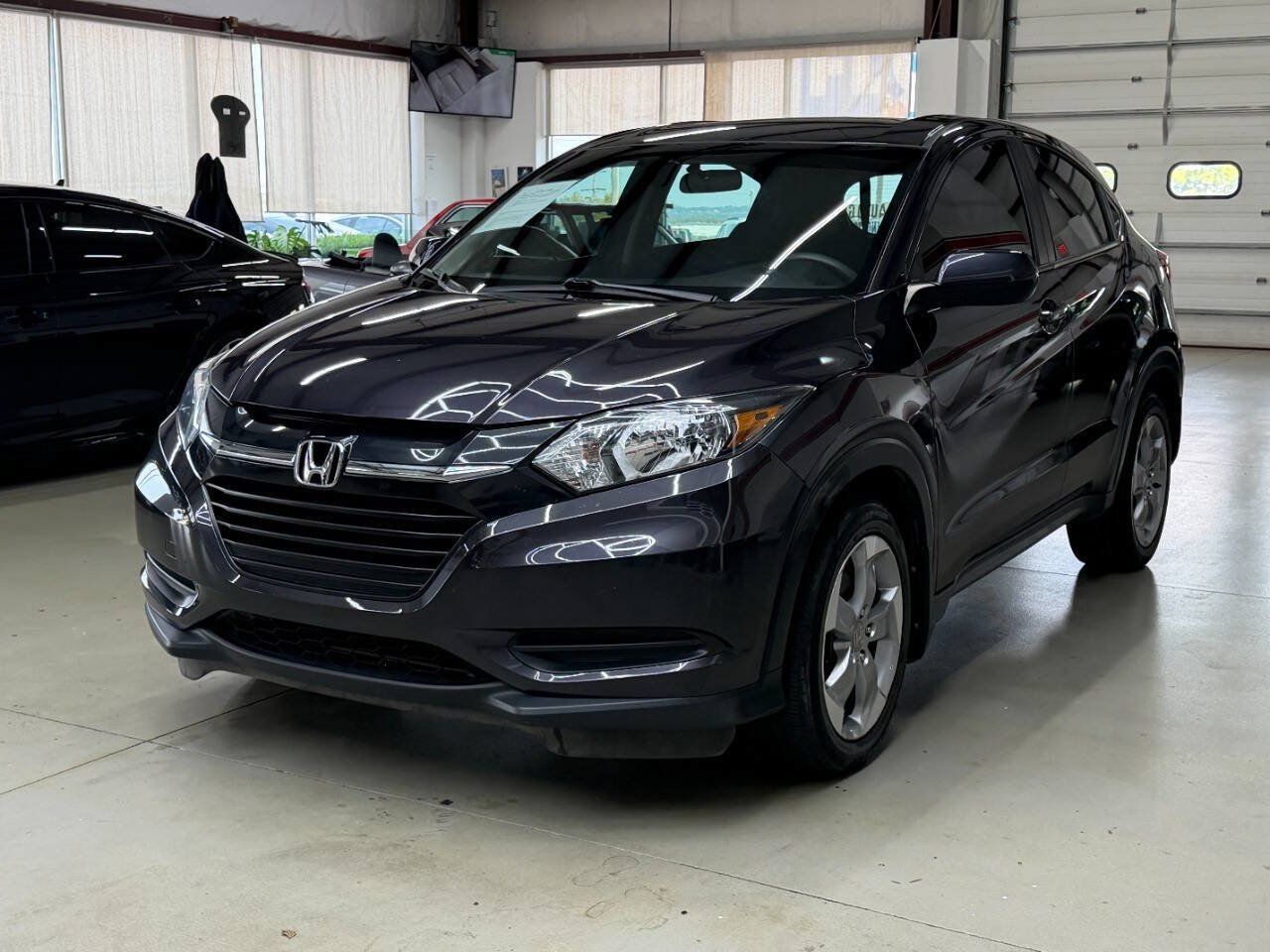 Used 2017 Honda HR-V LX image 5