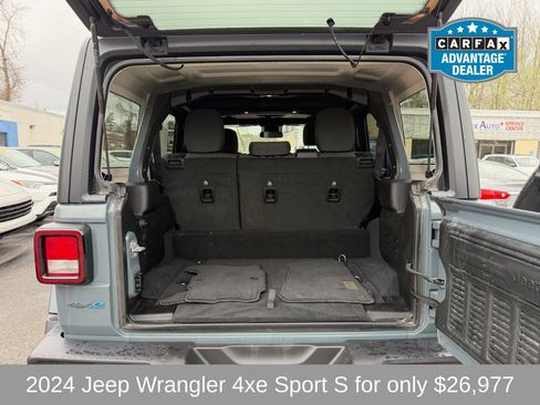 Used 2024 Jeep Wrangler Unlimited w/ Convenience Group image 7