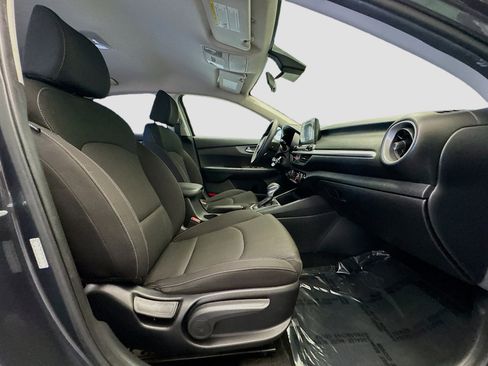Used 2019 Kia Forte LXS image 18
