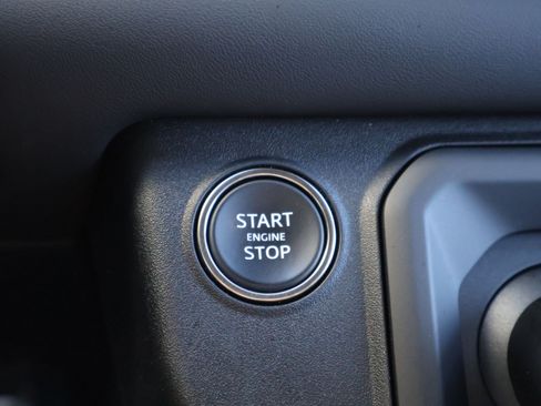 Used 2025 Land Rover Defender 110 V8 AWD/4WD image 23