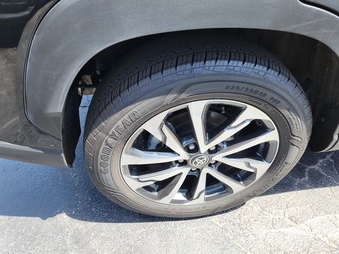 Certified 2025 Toyota Corolla Cross XLE AWD/4WD image 29