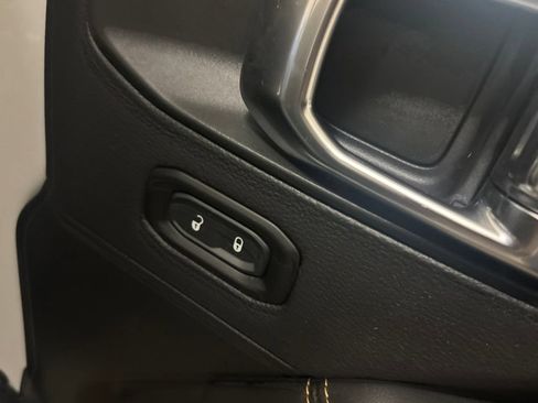 Used 2025 Jeep Wrangler Unlimited Sahara w/ Safety Group AWD/4WD image 32