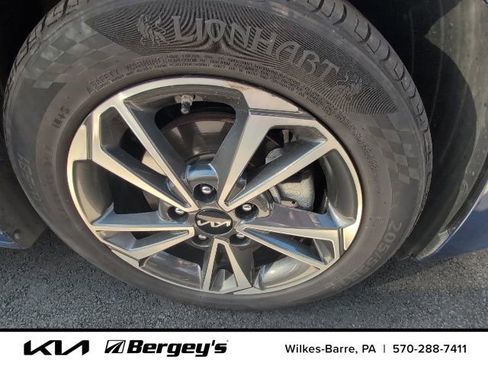 Certified 2024 Kia Forte LXS image 5