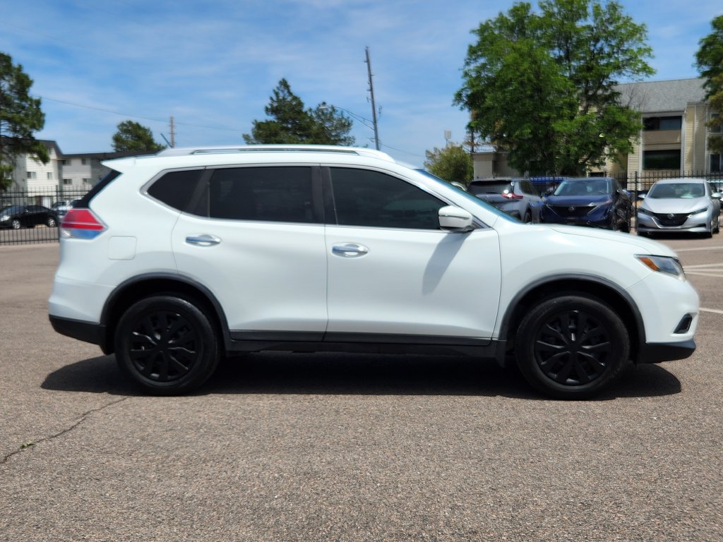 Used 2016 Nissan Rogue S w/ Appearance Package FWD image 4