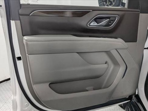 Used 2022 GMC Yukon XL SLE w/ Gmc Pro Safety Plus Package AWD/4WD image 19