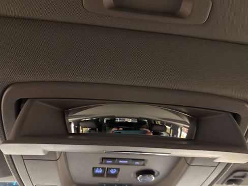 Used 2018 GMC Yukon SLT w/ Open Road Package image 37