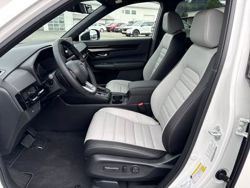 Used 2026 Honda CR-V Sport Touring image 17