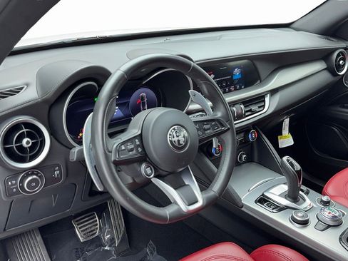 Used 2024 Alfa Romeo Stelvio Veloce image 13