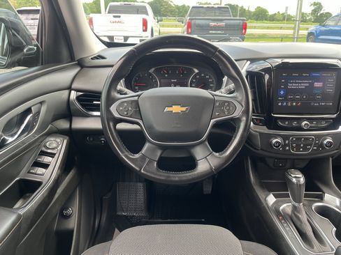Used 2020 Chevrolet Traverse LT FWD image 31
