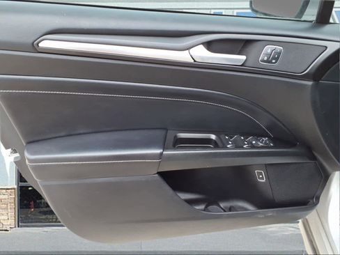 Used 2019 Ford Fusion Titanium image 10