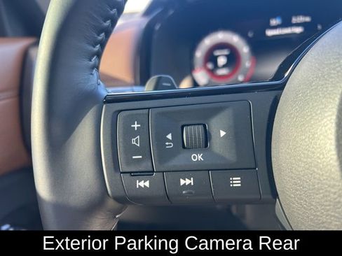 Used 2025 Nissan Pathfinder Platinum image 15