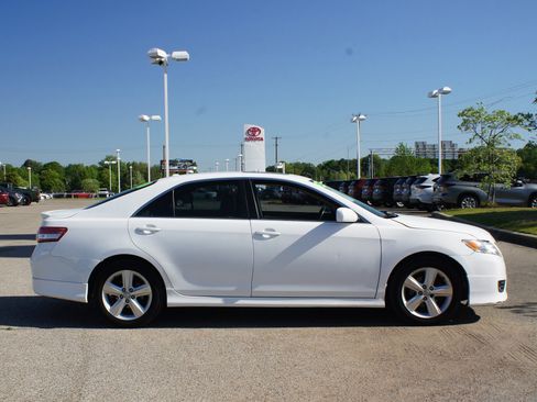 Used 2010 Toyota Camry SE image 13