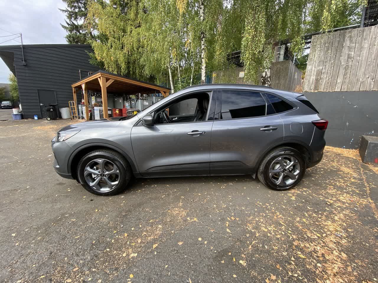 Used 2025 Ford Escape ST-Line Select AWD/4WD image 3