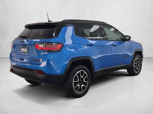 Certified 2025 Jeep Compass Trailhawk w/ Trailhawk Elite Group AWD/4WD image 5