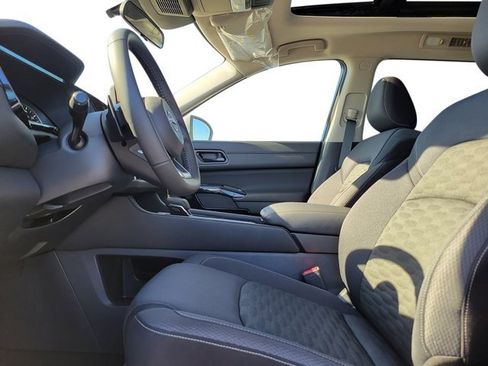 New 2025 Nissan Pathfinder SV w/ SV Premium Package image 12