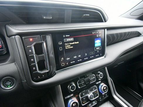 Used 2023 GMC Yukon XL Denali RWD image 43