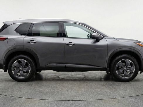 Used 2025 Nissan Rogue SV image 11