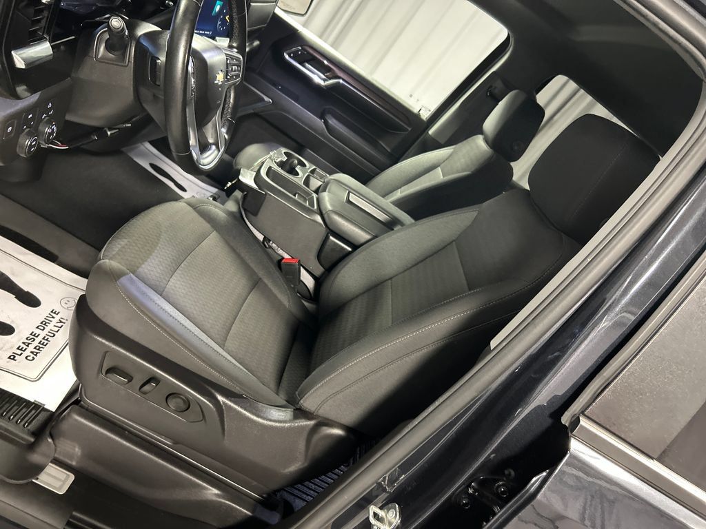 Used 2024 Chevrolet Silverado 1500 LT AWD/4WD image 12