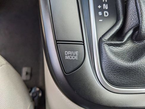 Certified 2025 Kia Soul LX image 29