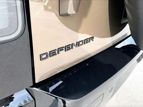 New 2026 Land Rover Defender 110 S image 9
