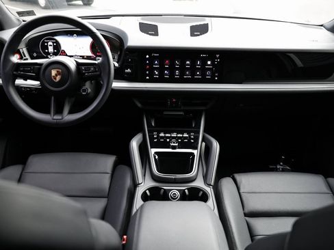 Certified 2025 Porsche Cayenne image 26