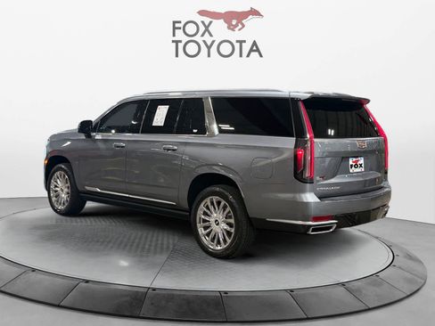 Used 2021 Cadillac Escalade ESV Premium Luxury w/ Driver Assist Tech Package AWD/4WD image 4