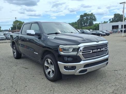 Used 2023 RAM 1500 Laramie AWD/4WD image 3