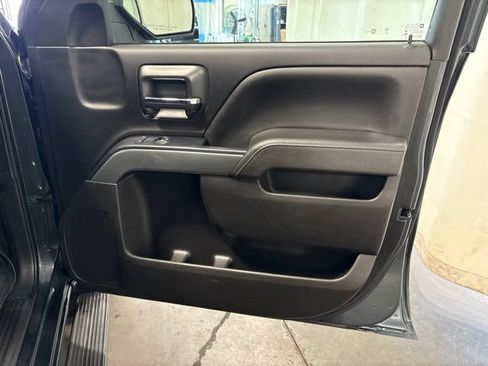 Used 2018 Chevrolet Silverado 1500 LT AWD/4WD image 38