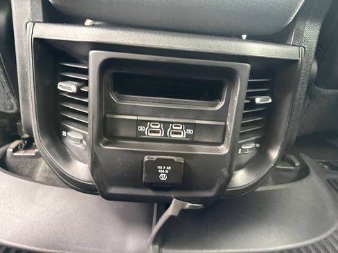 Used 2022 RAM 1500 Big Horn AWD/4WD image 24