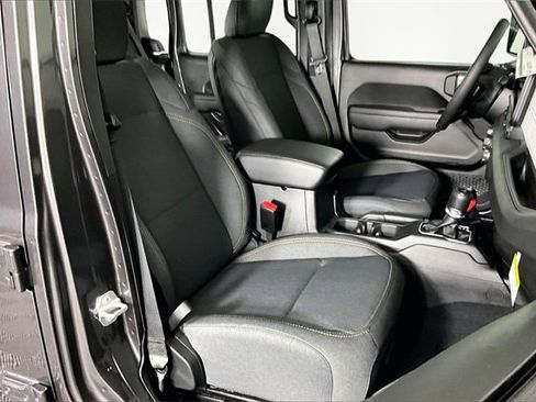 New 2026 Jeep Gladiator Sport image 12