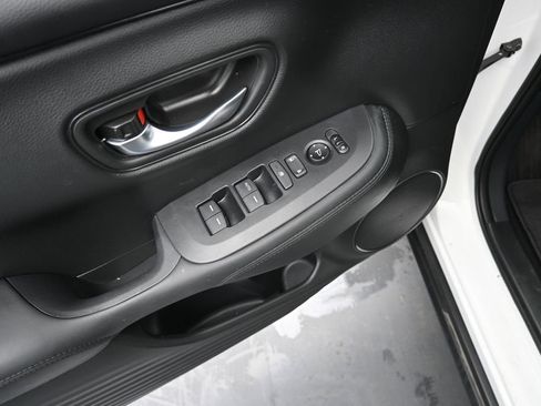 Certified 2026 Honda HR-V LX image 23