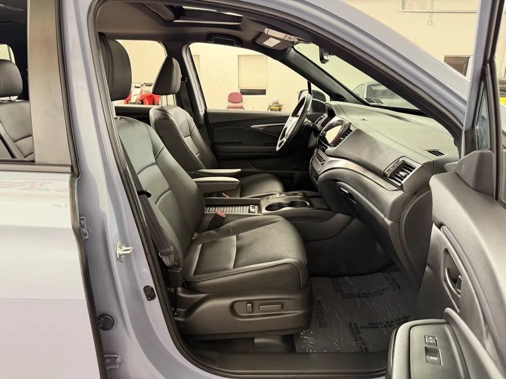 Used 2023 Honda Passport EX-L image 40