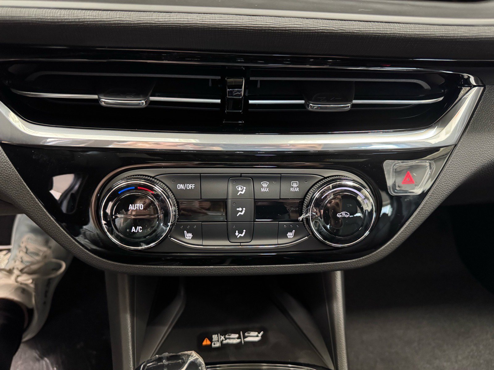 New 2026 Buick Envista Sport Touring w/ Convenience I Package FWD image 23