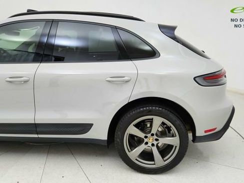 Used 2024 Porsche Macan AWD/4WD image 10