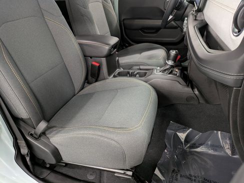 Used 2024 Jeep Wrangler Sahara image 28